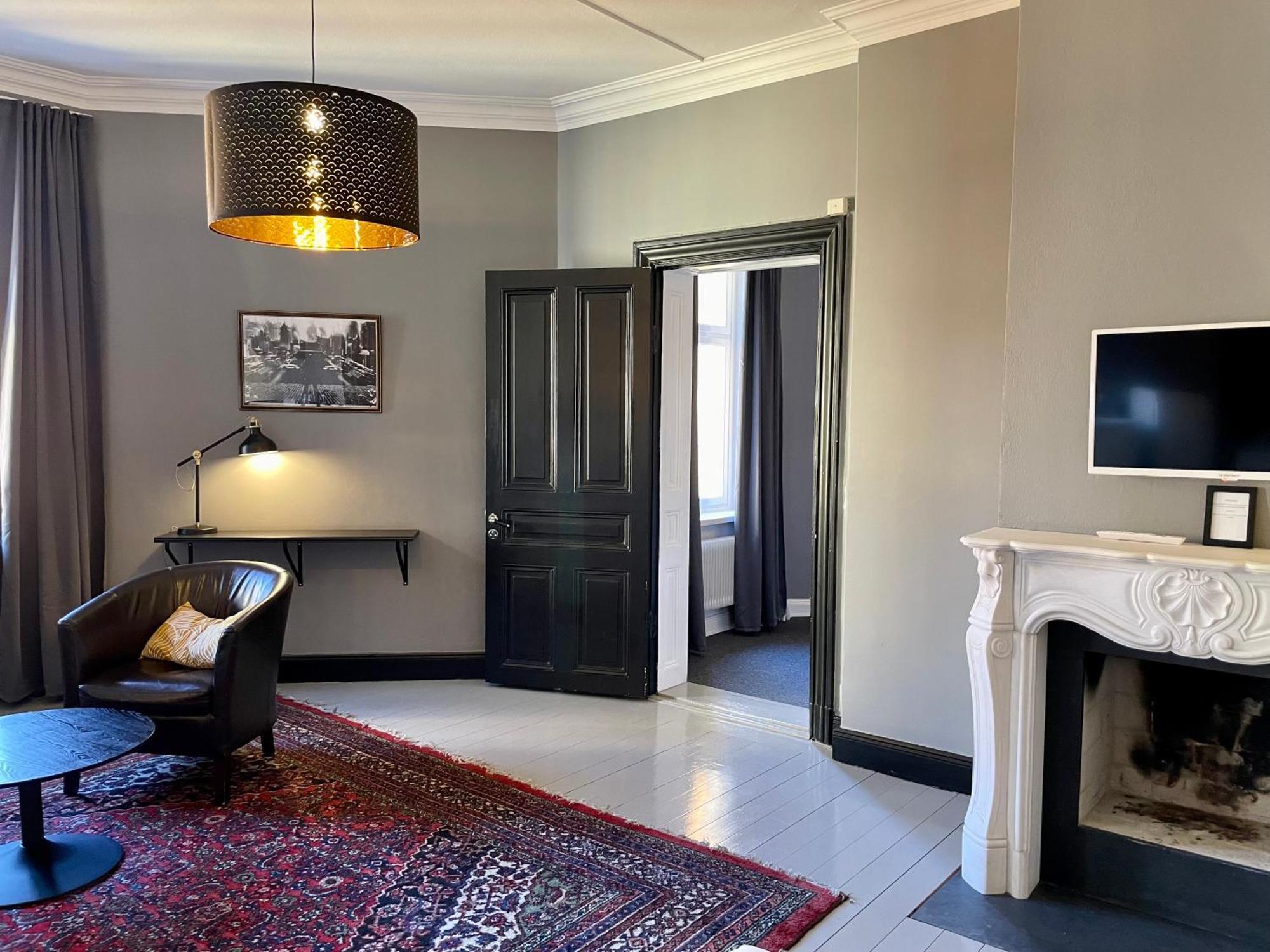 Hotel Unique 3*