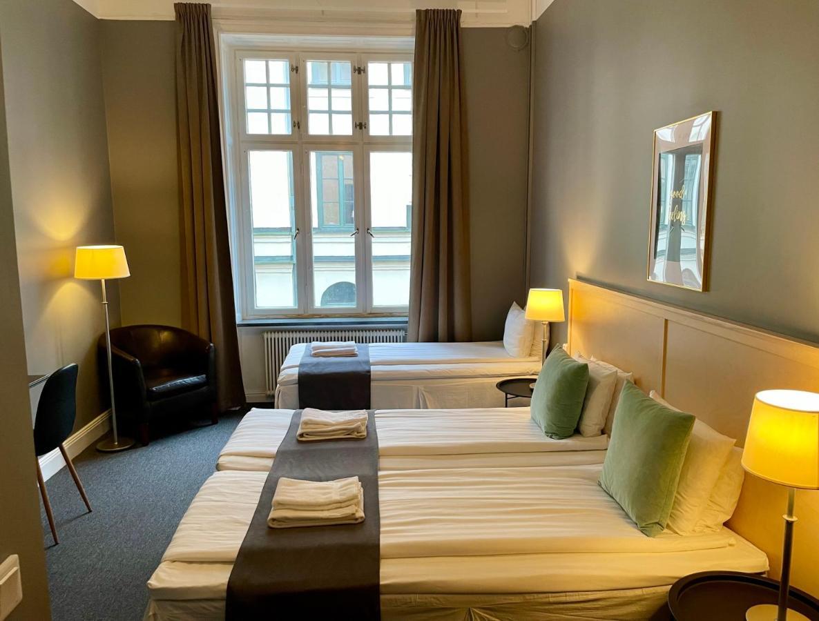 Unique Hotell 3*